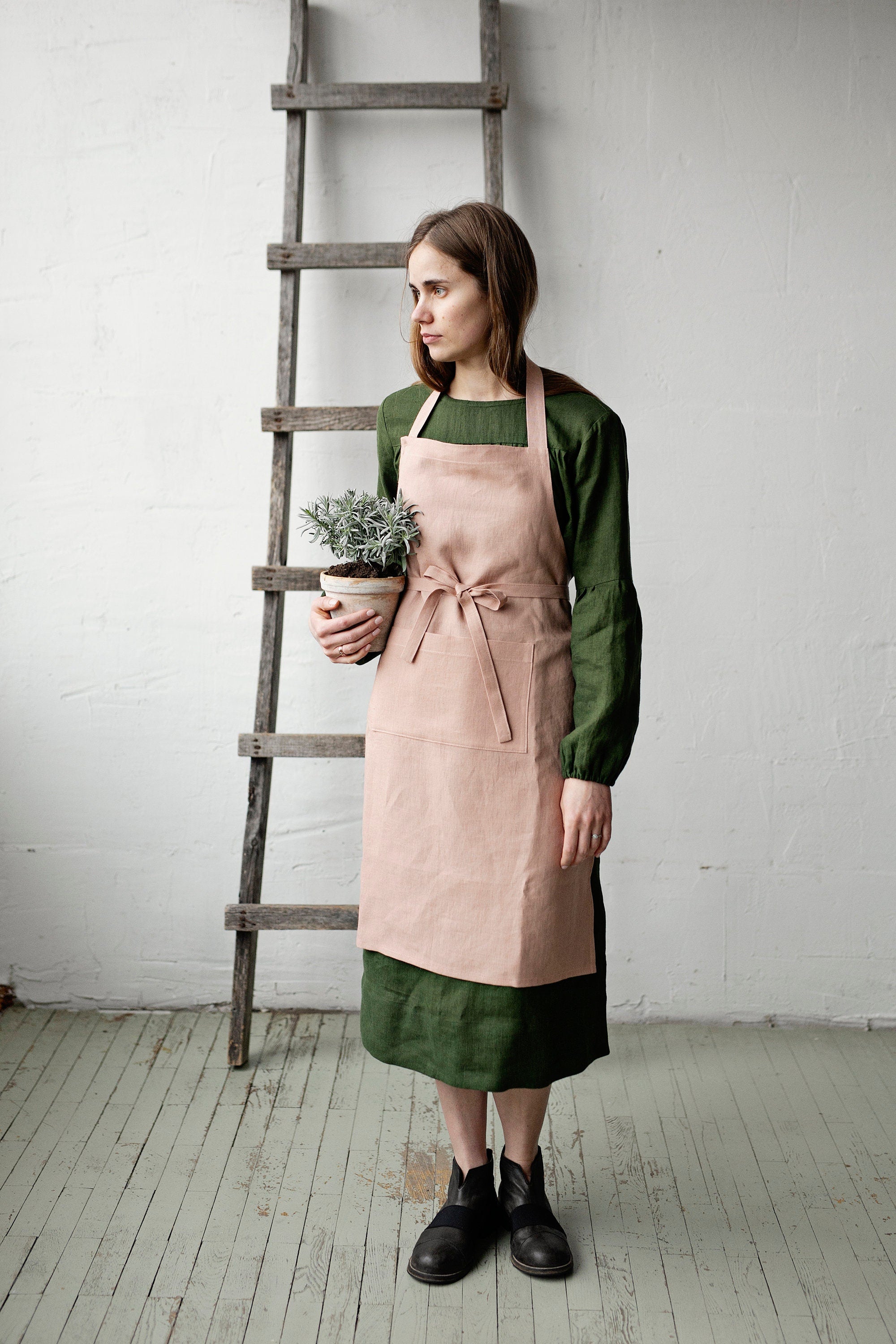 Dusty Rose Traditional Linen Apron