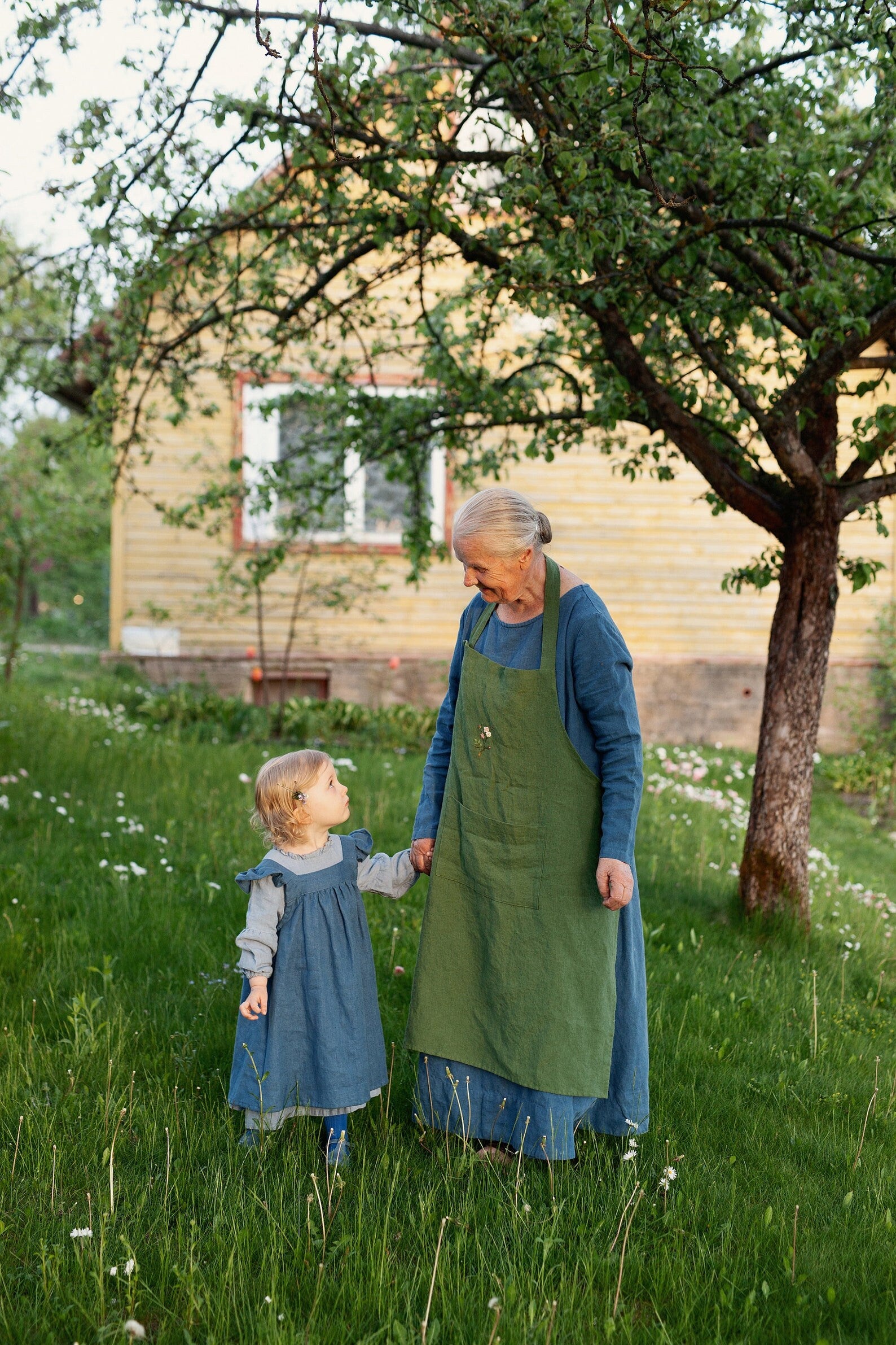 Apple Green Traditional Linen Apron