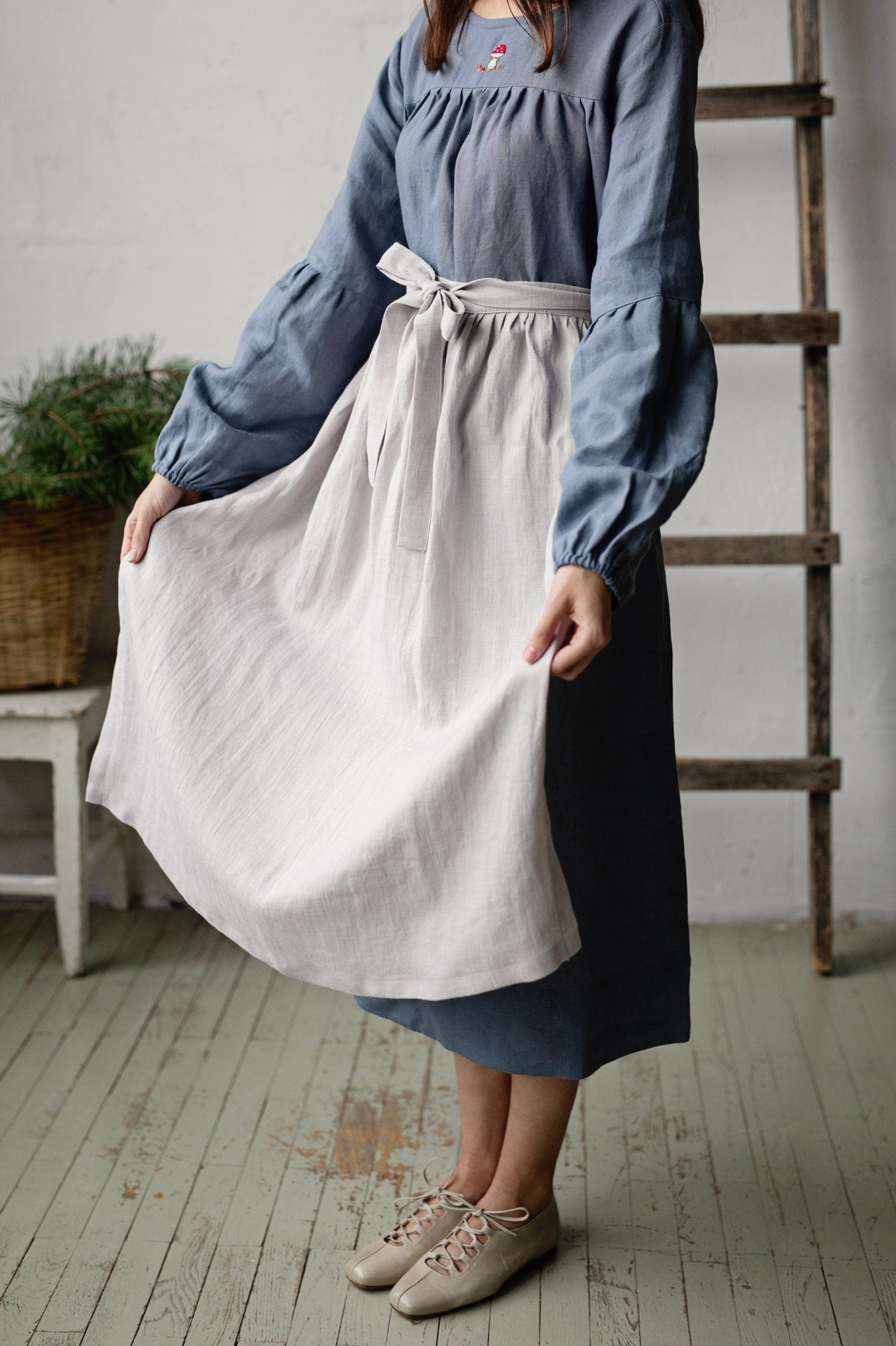 Fog Grey Apple Linen Apron