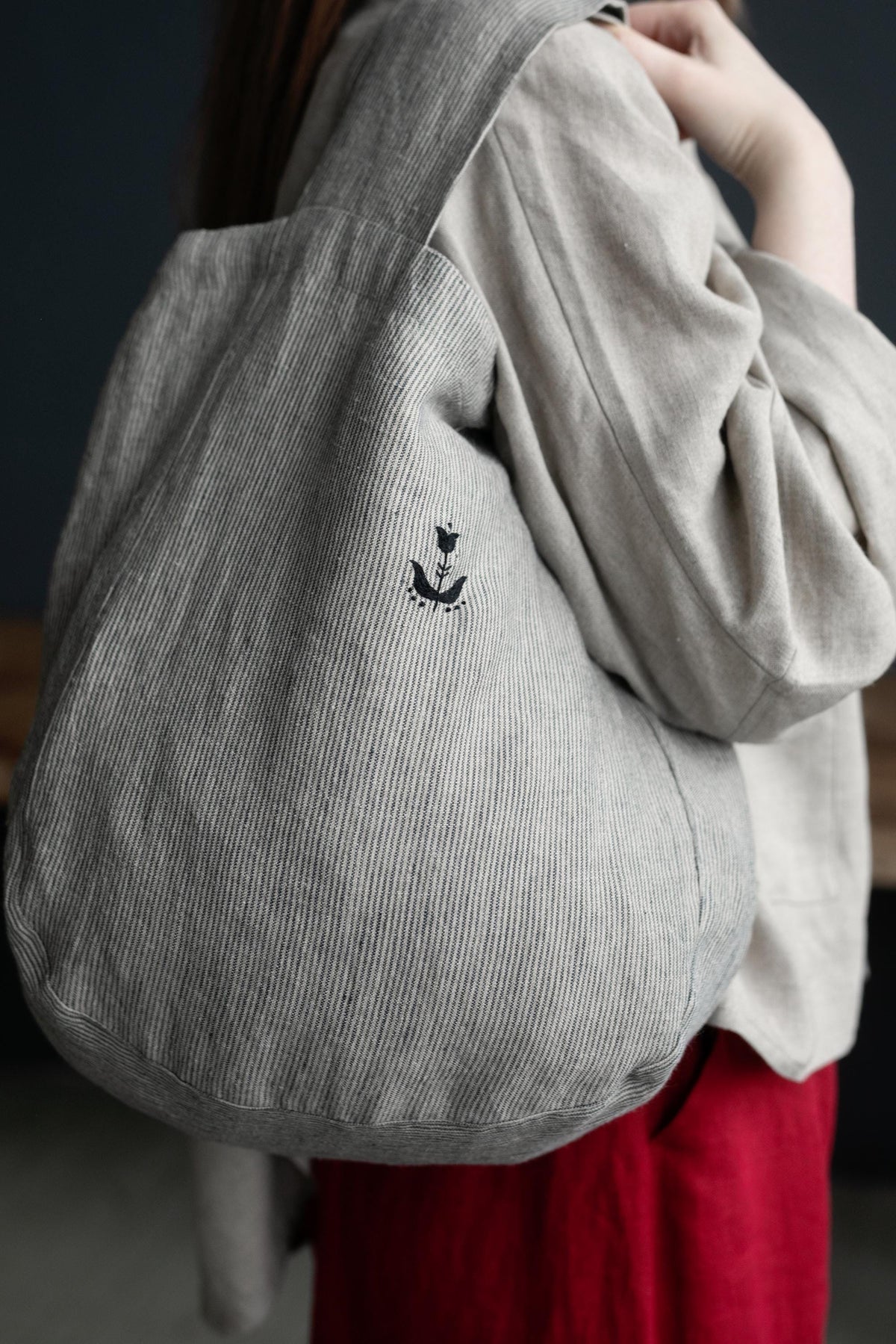 B&amp;W Stripe Small Round Linen Bag