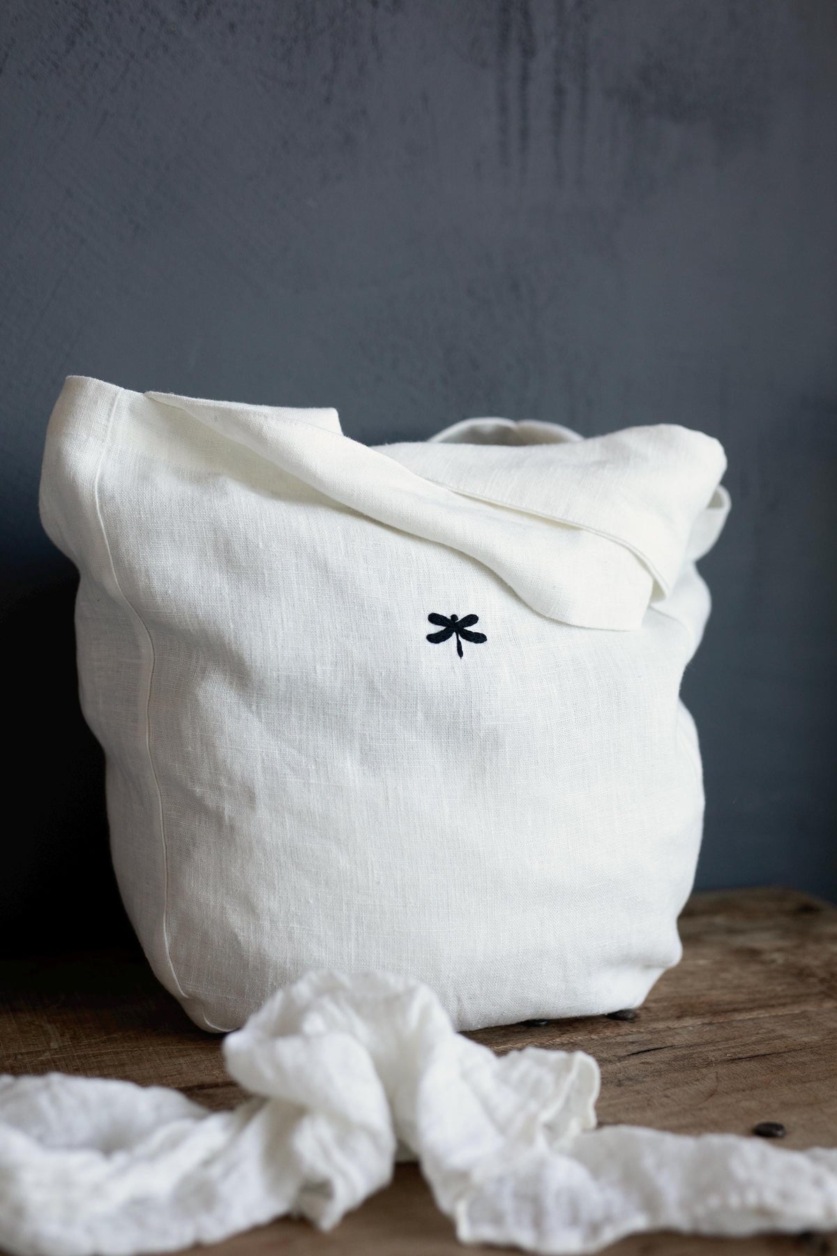 White Small Round Linen Bag