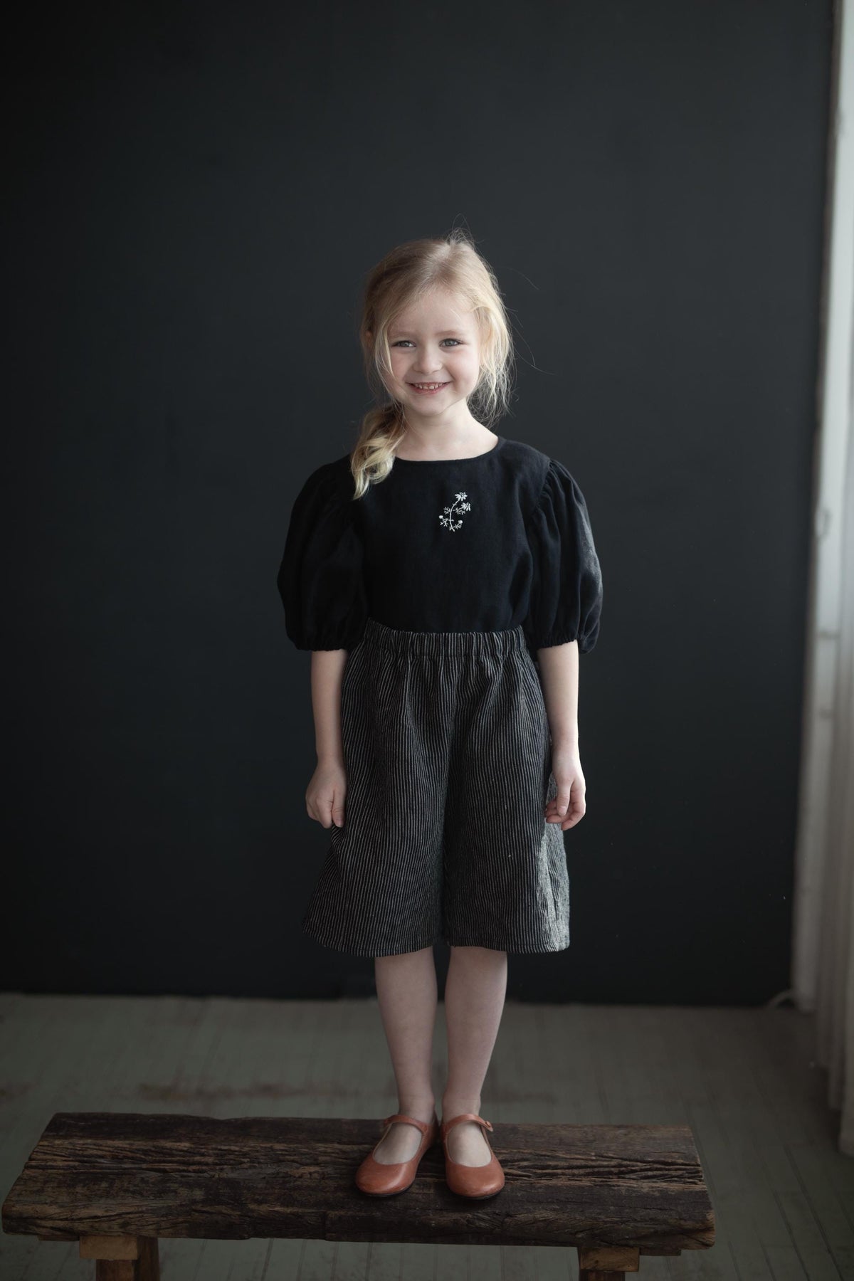 Black Linen Puff Sleeve Top