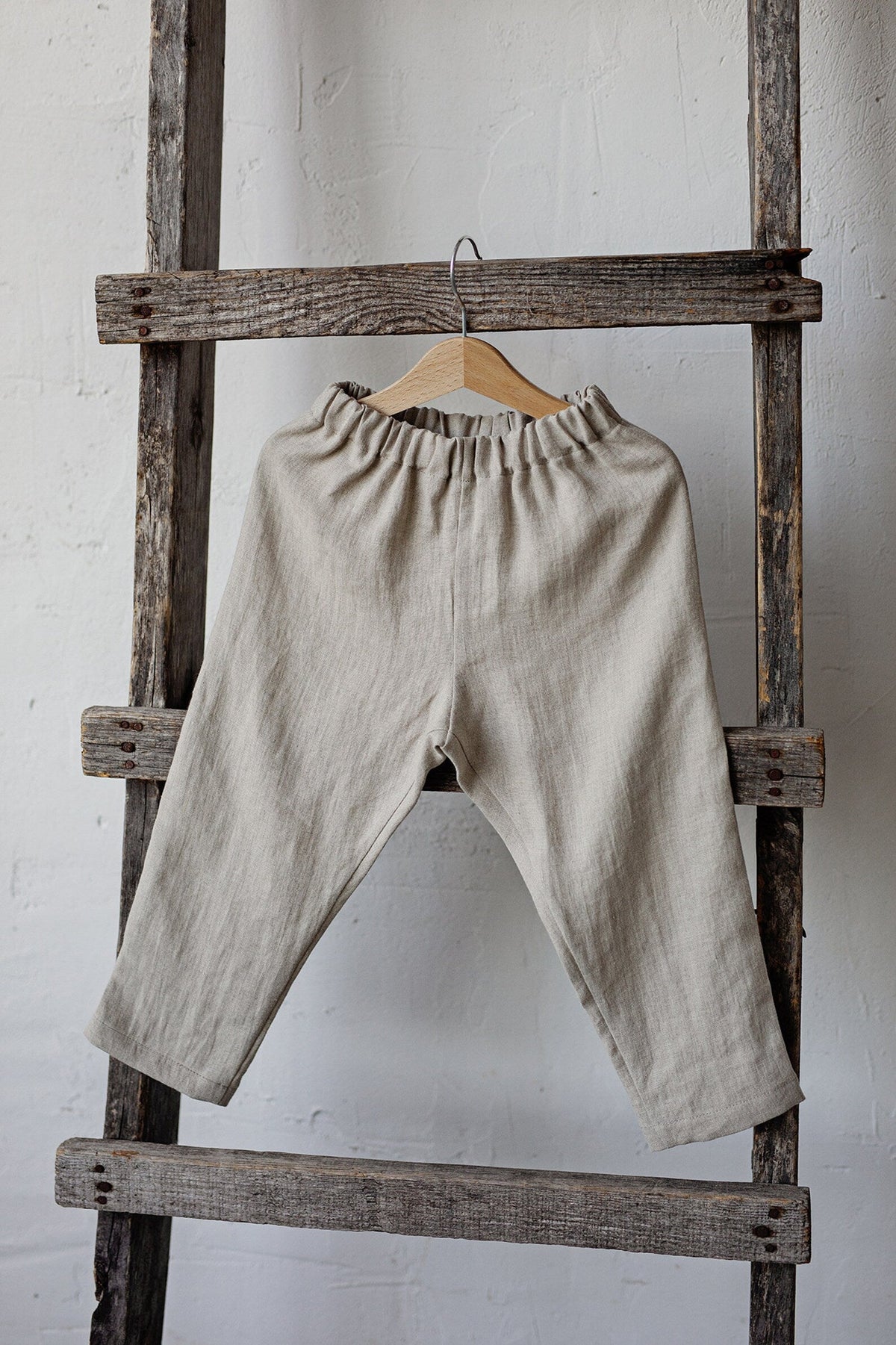 Natural Linen Pants, Size 5-6 years, Sitting squirrel embroidery (STOCK)