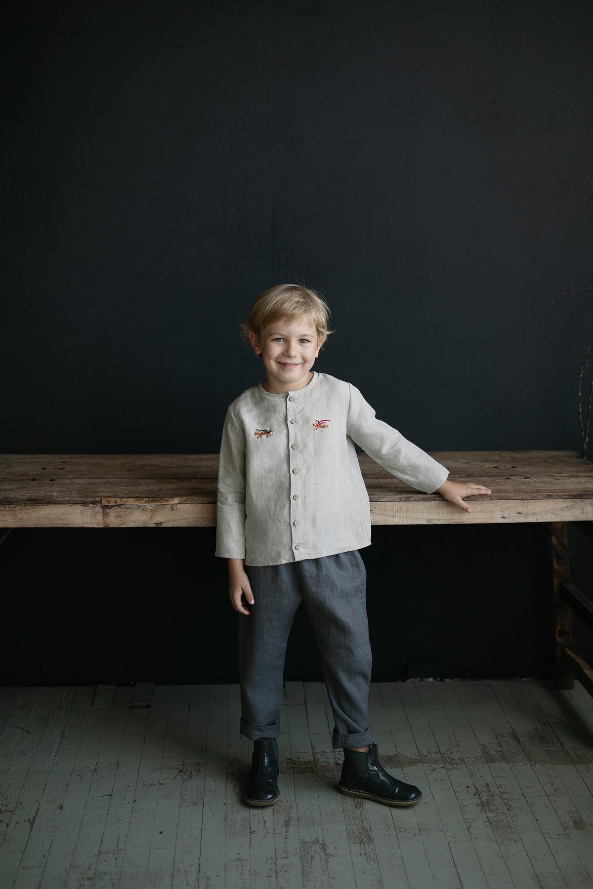 Natural Long Sleeve Classic Linen Shirt, Size 4-5 years, Running fox &amp; rabbit embroidery (STOCK)
