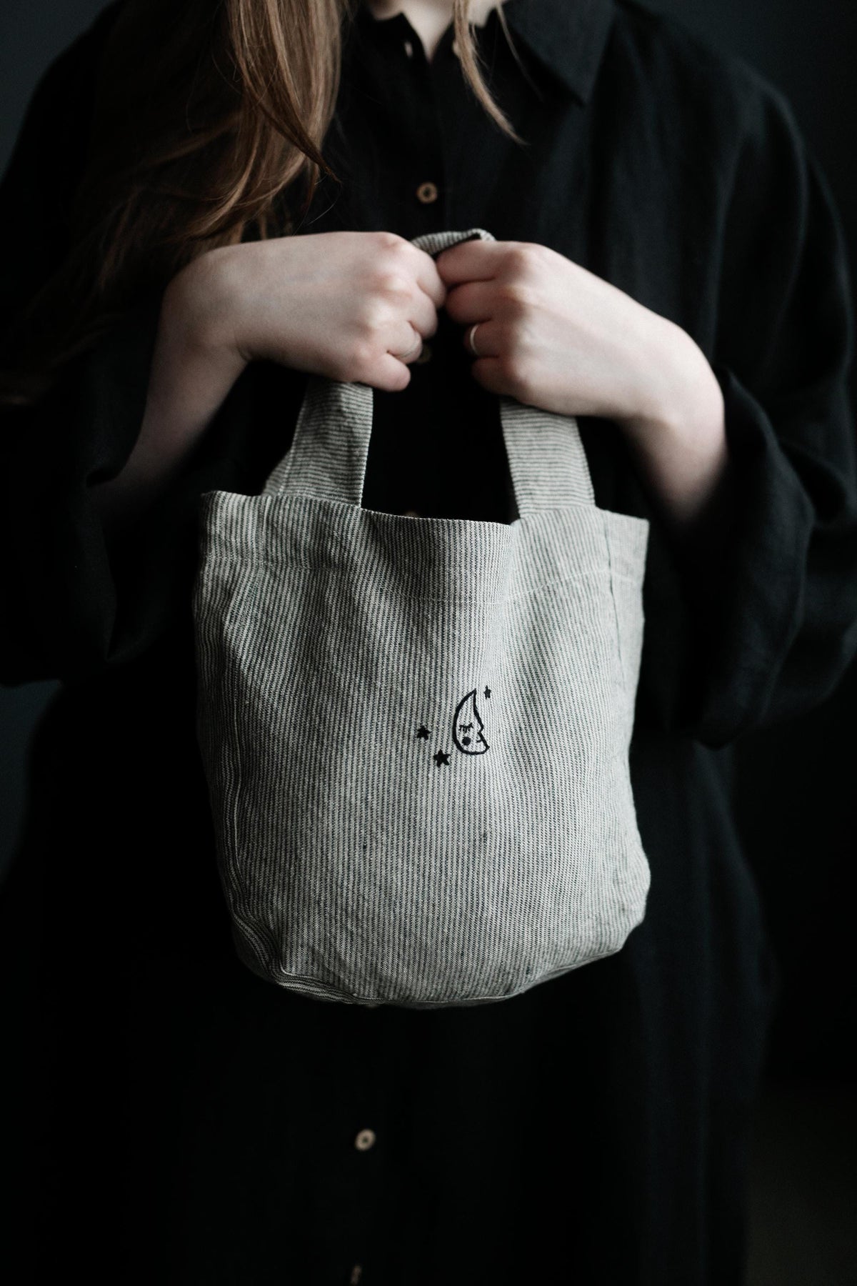 B&amp;W Stripe Mini Round Linen Bag