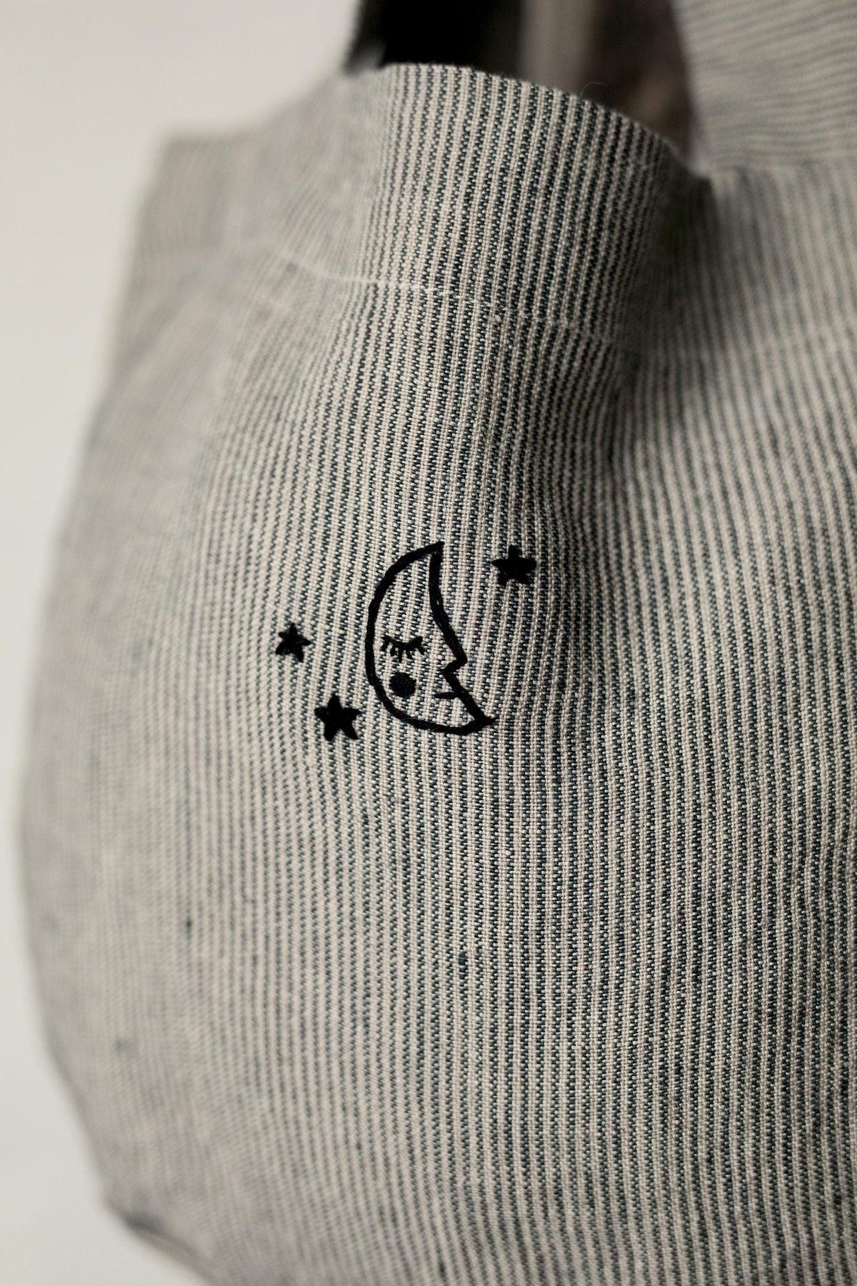 B&amp;W Stripe Mini Round Linen Bag