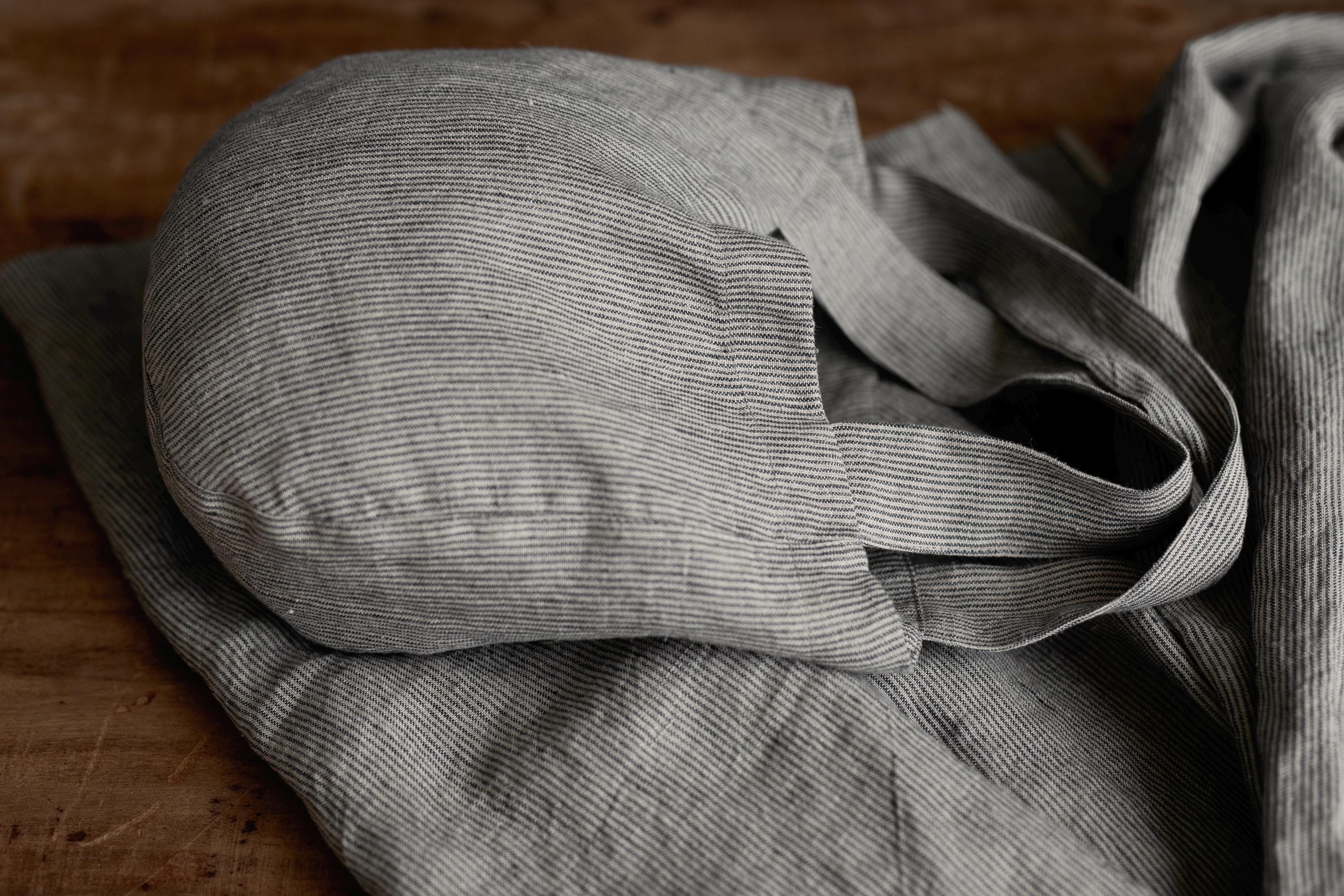 B&amp;W Stripe Mini Round Linen Bag