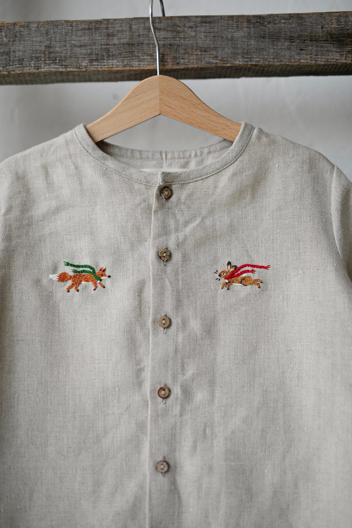 Natural Long Sleeve Classic Linen Shirt, Size 4-5 years, Running fox &amp; rabbit embroidery (STOCK)