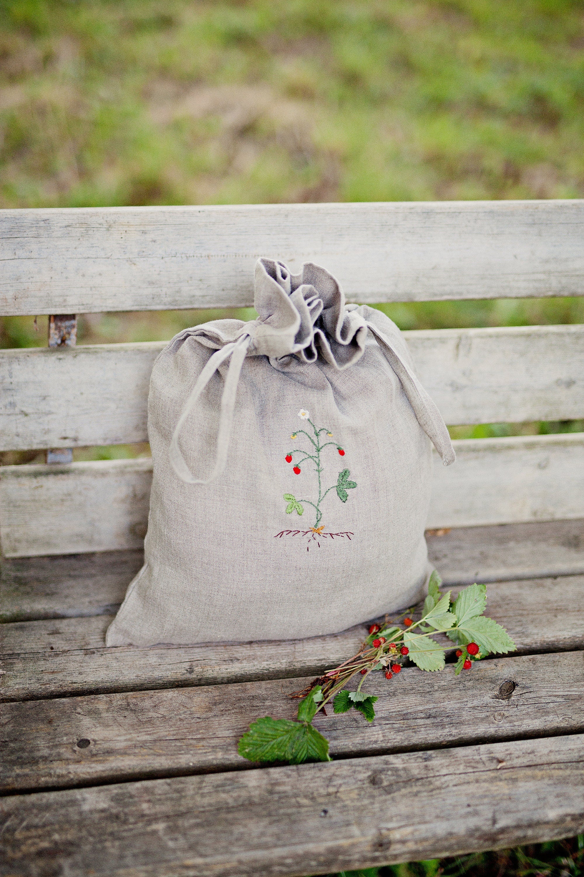 Wild Strawberry Pouch Linen Bag