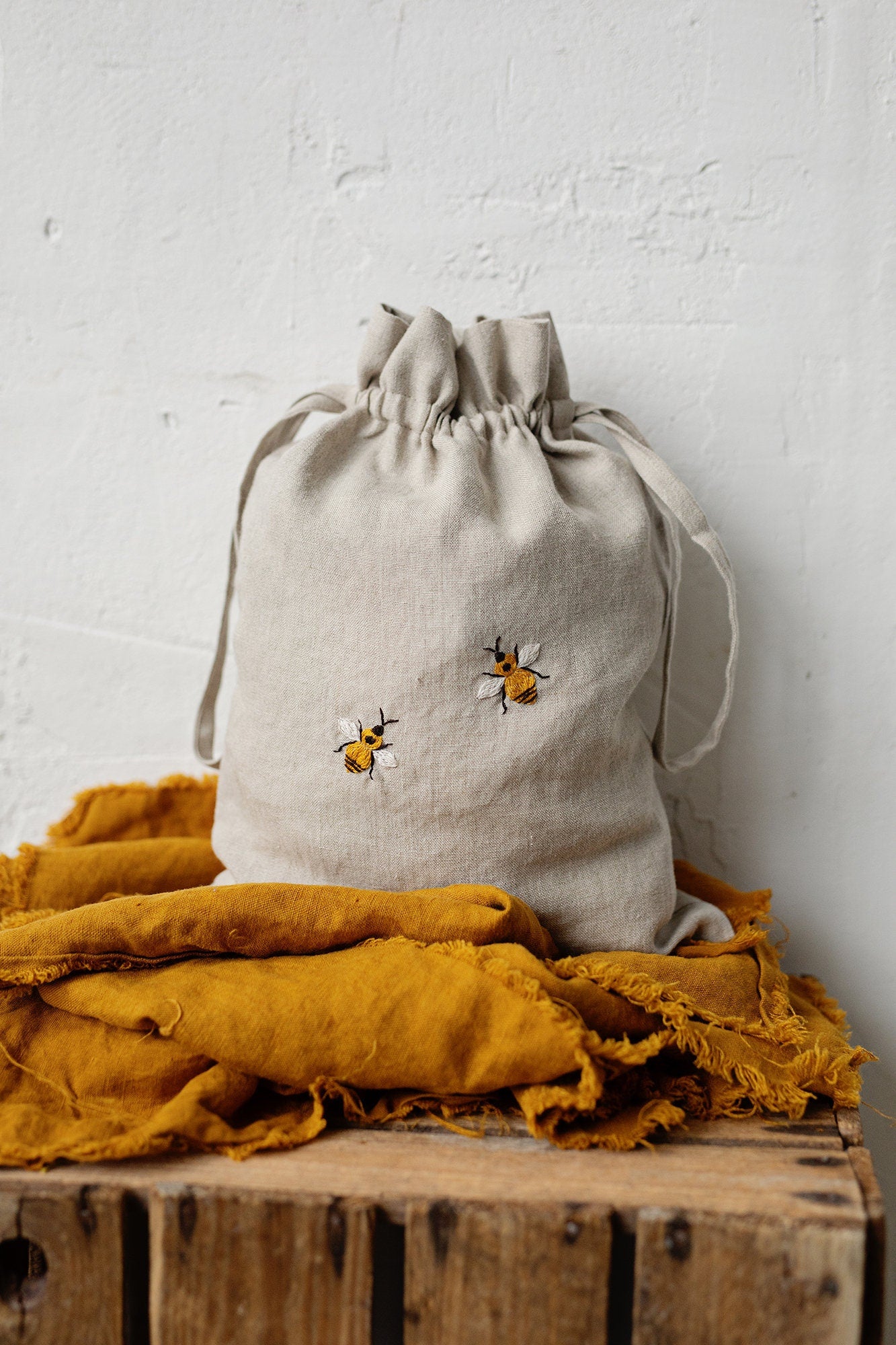 Two Bees Pouch Linen Bag
