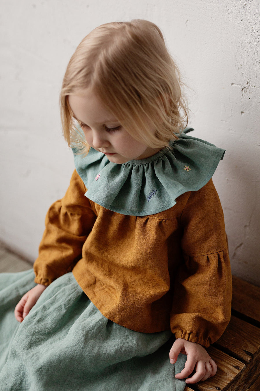 Mint Ruffle Collar with Flowers