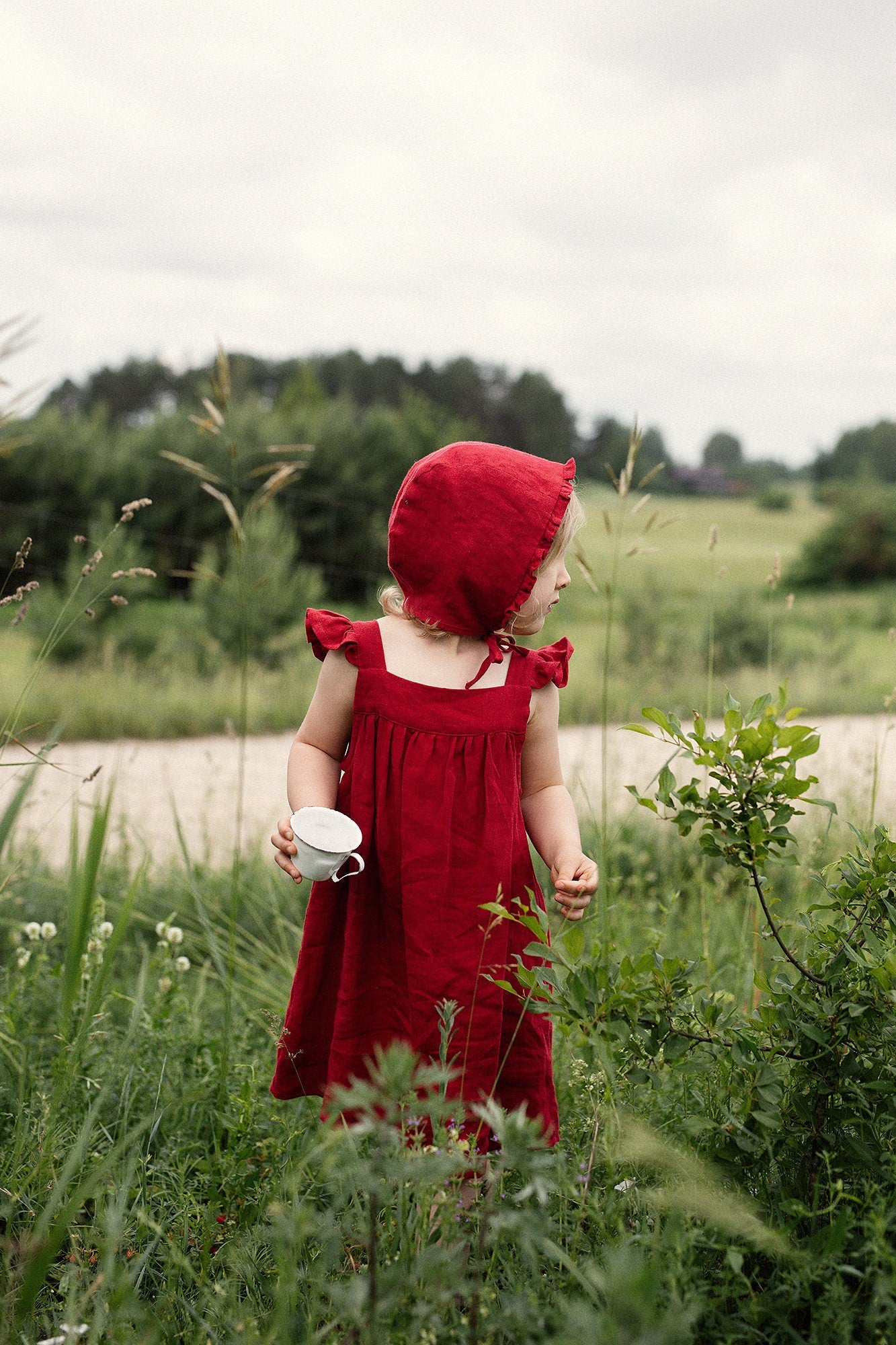 Cherry Ruffle Linen Bonnet – allthebeautifullinen