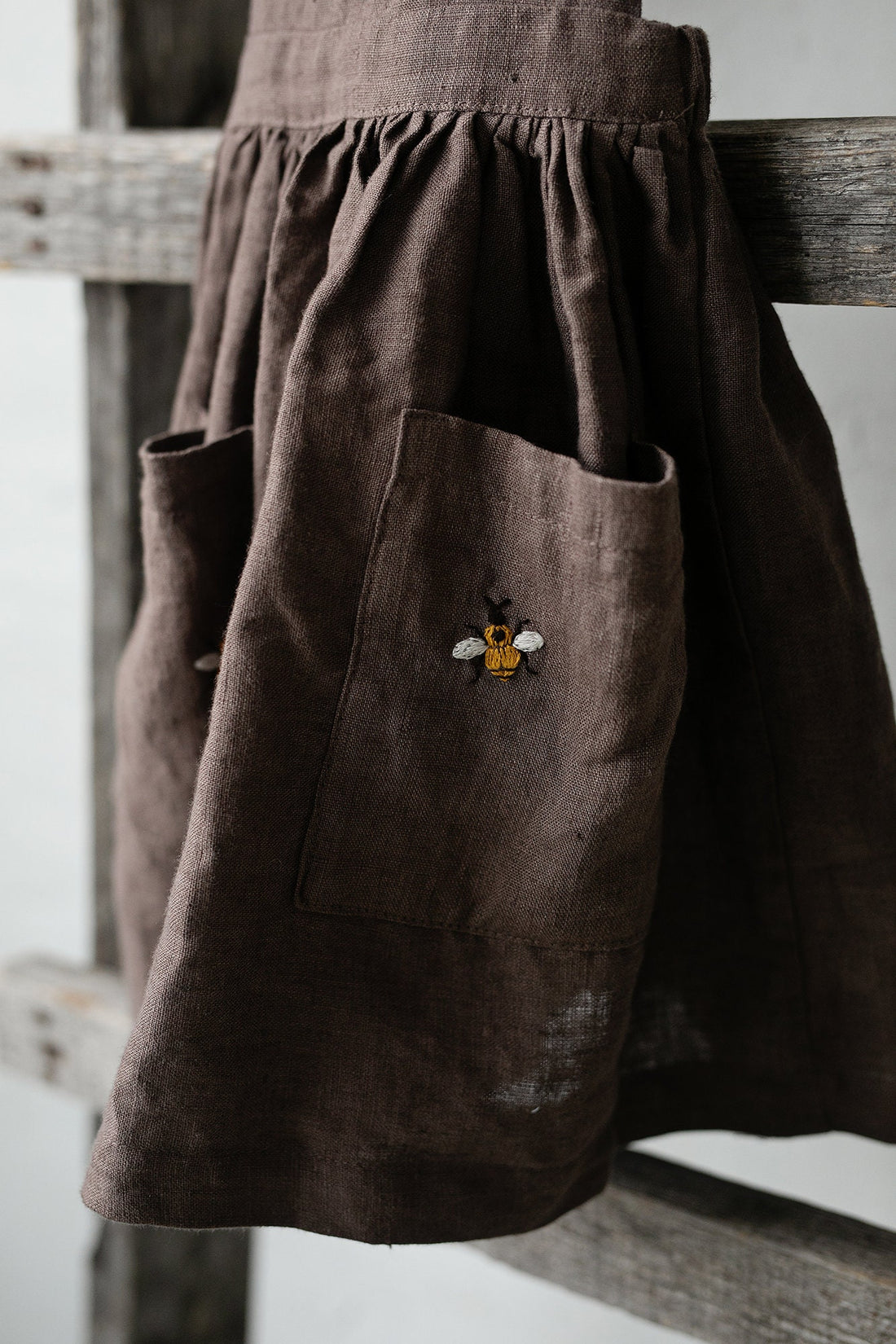 Cacao Exclusive Cross Back Pinafore