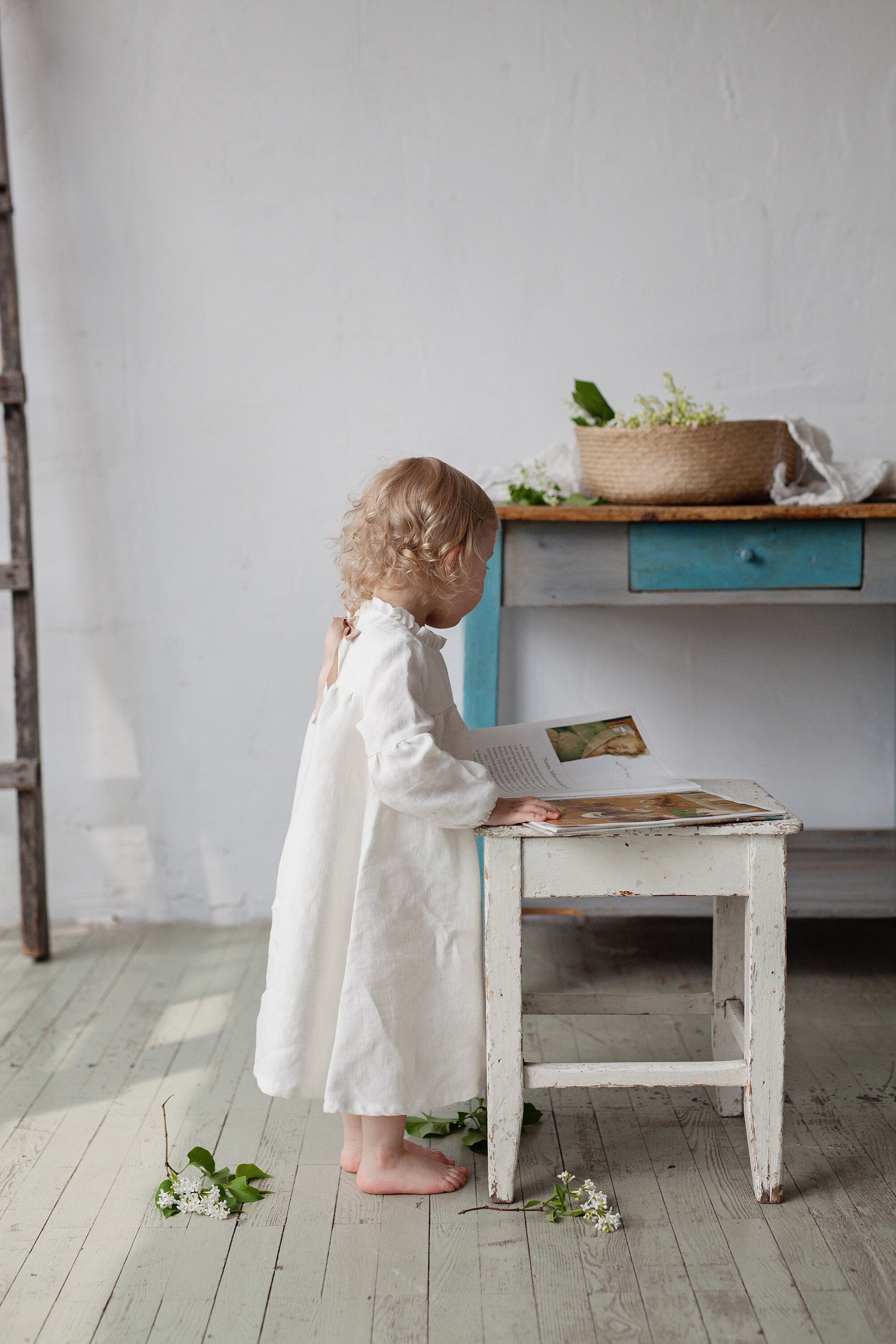 White Winter Ruffle Linen Dress – allthebeautifullinen