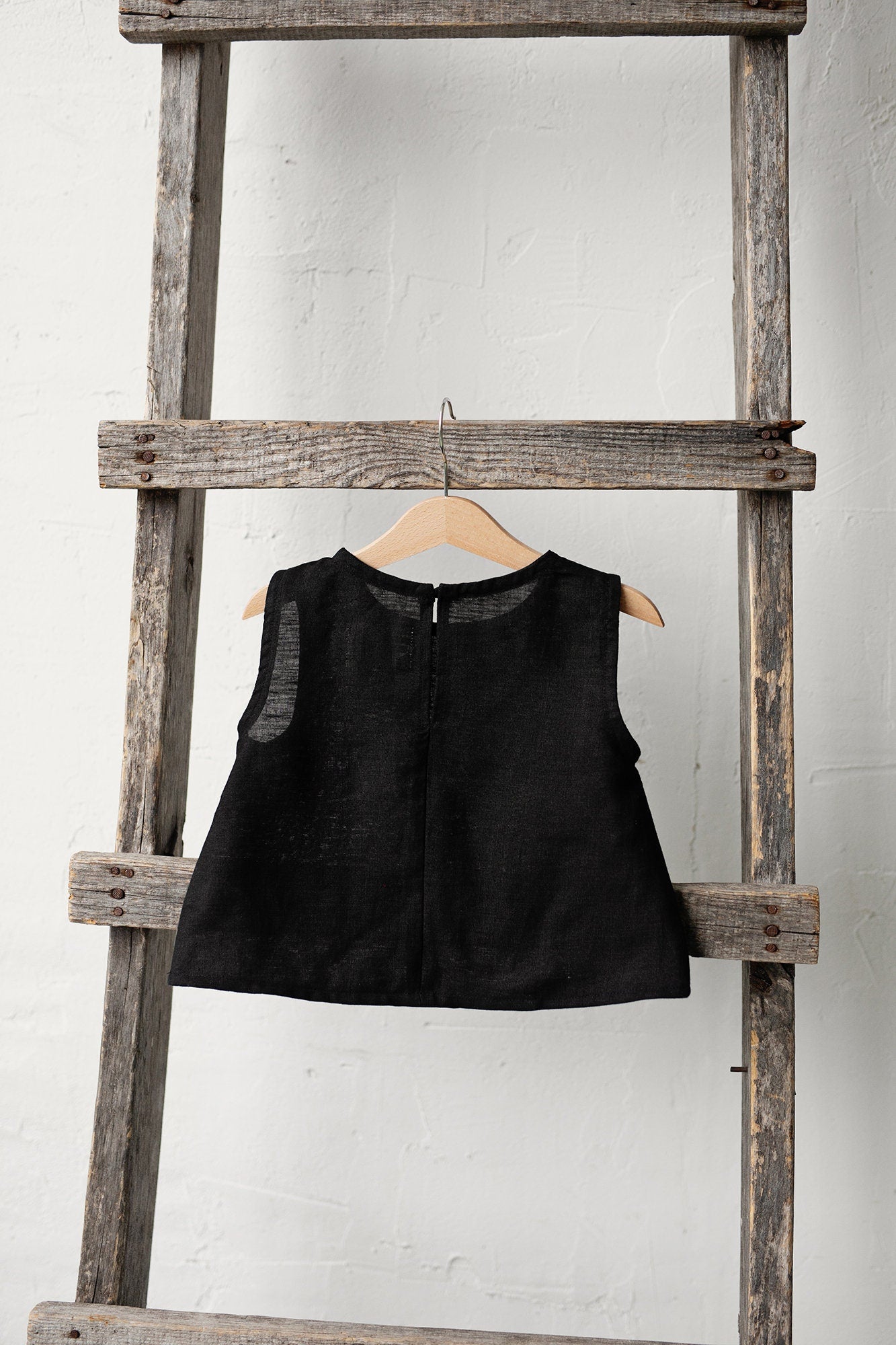 Black Sleeveless Linen Shirt