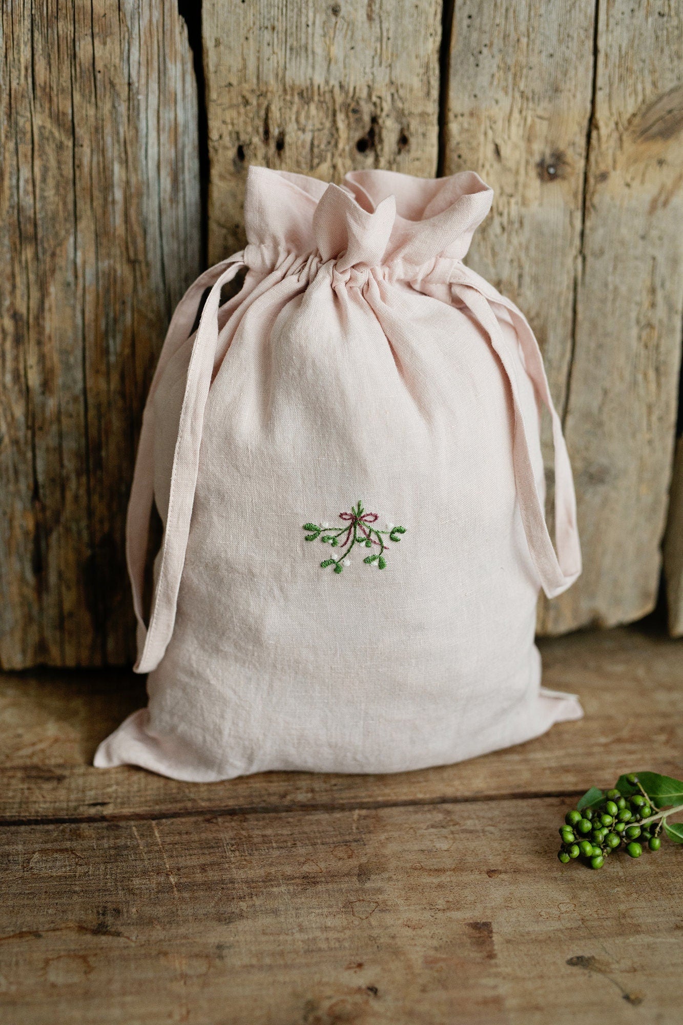 Mistletoe Pouch Linen Bag