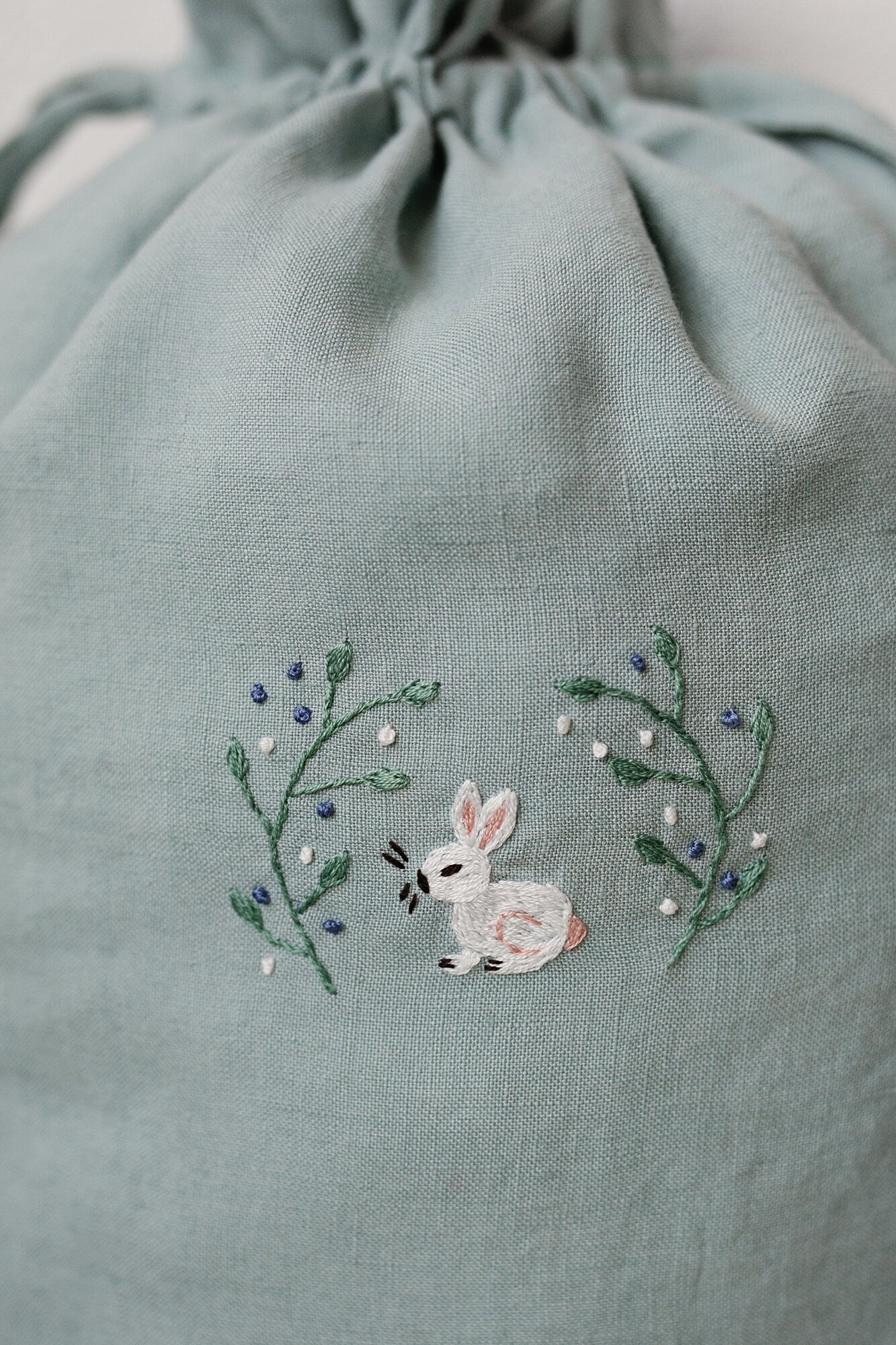 Bunny &amp; Snowberry Pouch Linen Bag